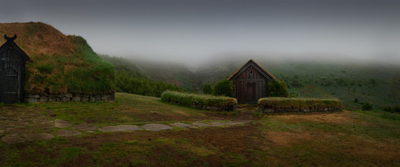 Traditional turf viking's house. &THORN;j&oacute;&eth;veldisb&aelig;rinn St&ouml;ng