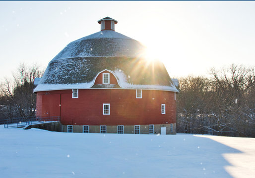 Old Red Round Barn At Illinois State Park Near Kewanee, Illinois In Winter Snow