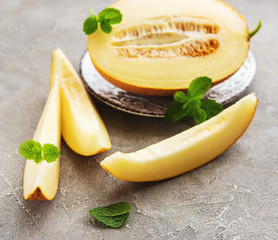 Plate with melon