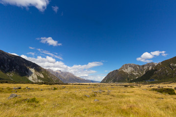 Fototapeta na wymiar view of the valley at Mount Cook national park