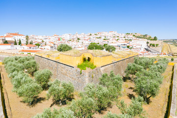 Vue sur les fortifications de la ville de Elvas classée à l'UNESCO