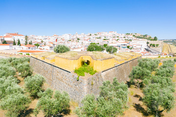 Vue sur les fortifications de la ville de Elvas classée à l'UNESCO