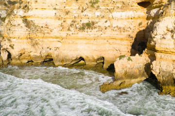 Les falaises et les plages vers Lagos et Albufeira au niveau du point de vue de Ponta da Piedade