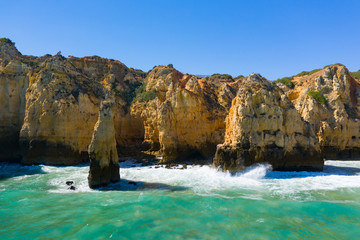 Les falaises et les plages vers Lagos et Albufeira au niveau du point de vue de Ponta da Piedade