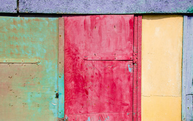 portes et murs de couleurs colorés