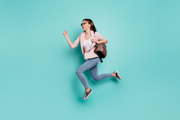 Full length body size view of nice-looking attractive cheerful cheery sportive straight-haired lady...