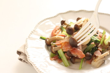 Chinese food, Shimeji mushroom and bacon stir fried