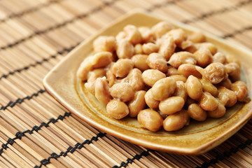 Natto, fermented soy beans with steamed rice 