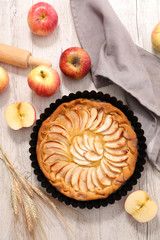 apple pie with fresh apple