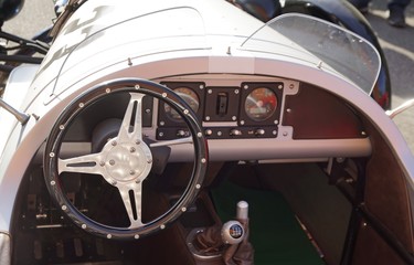 Sportwagen auf 3 Rädern