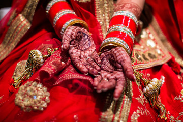 Indian hindu bride's wedding henna mehendi mehndi hands