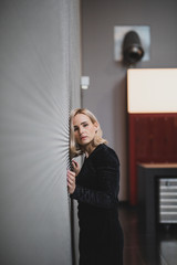 Frau im strom der Zeit