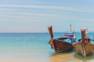 Fototapeta na wymiar boat on the beach in thailand