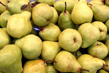 texture pile of fresh yellow pears
