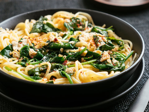 Garlicy Spinach on Spaghetti