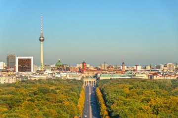 Fototapeta na wymiar Berlin skyline with tv tower, Brandenburger Tor and Tiergarten