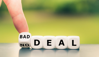 No deal or bad deal? Hand turns a dice and changes the expression 