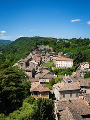 Fototapeta na wymiar View on the historic town of Castell Arquato in Italy