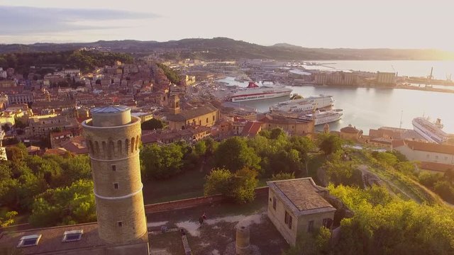 Vista di Ancona dal parco del Cardeto
