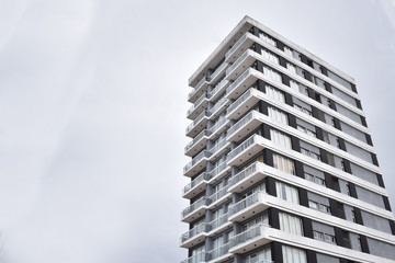 Fototapeta premium Edificio terminado gris