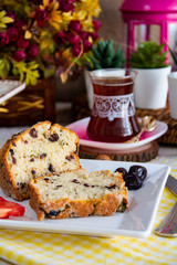 onion cake with olive  and mint