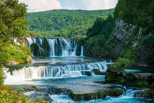 Der wunderschöne Wasserfall von Strbacki Buk in Bosnien und Herzegowina