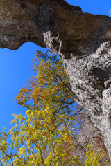 秋の妙義山の第四石門