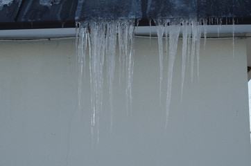 屋根の氷柱
