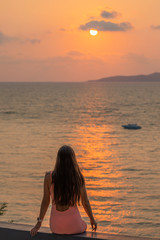 Fototapeta premium beautiful girl at sunset in pattaya