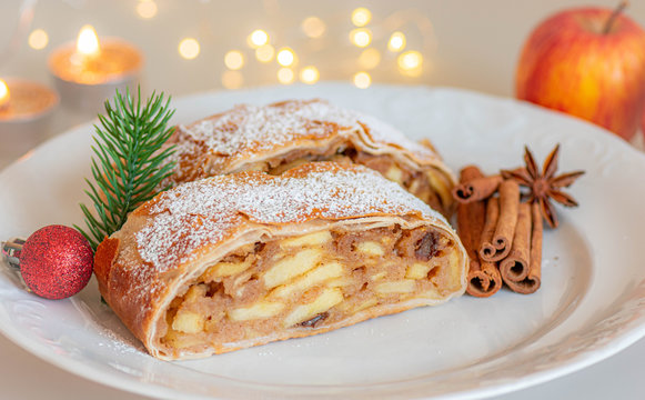 Apfelstrudel Images – Browse 7,712 Stock Photos, Vectors, and Video | Adobe  Stock