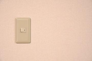 壁の電気スイッチ