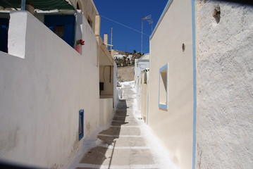 Fototapeta na wymiar white houses of the mediterranean on the rocks against the sea