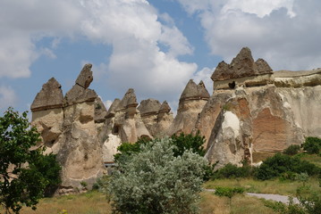 Fototapeta na wymiar ancient housing carved into the rocks