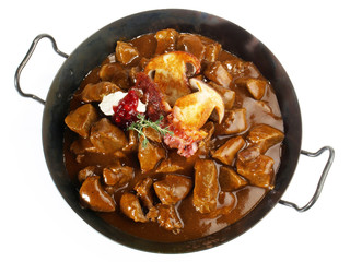 Rehragout in der Pfanne