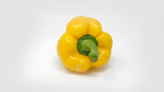 Yellow bell pepper (paprika) 360 degree spin, isolated