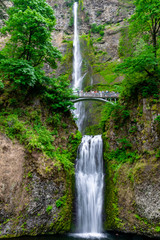 Fototapeta premium Magnificient Multnomah spada w Columbia River Gorge w Oregonie