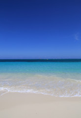 Fototapeta na wymiar Wunderschöner Strand in der Karibik (Kuba)