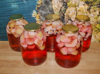 Яблочный компот в трёхлитровых банках