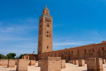 Obraz premium Koutoubia Mosque minaret in Marrakech Medina Quarter