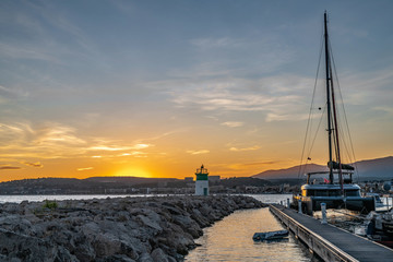 coucher de soleil sur le port de Saint Laurent du var