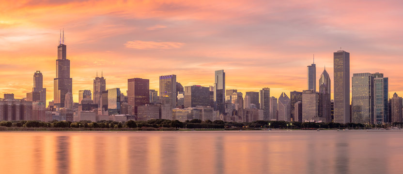 Chicago downtown buildings skyline panorama