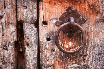 OLD WOOD DOOR WITH CALL AND IRON LOCK