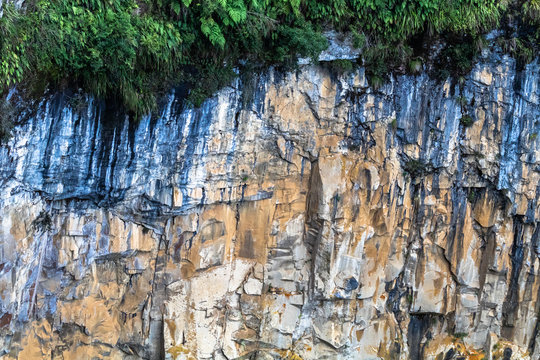 Stone wall around the Avencal waterfall in the Santa Catarina Plateau. The name Avencal derives from avenca, common vegetation in this region.