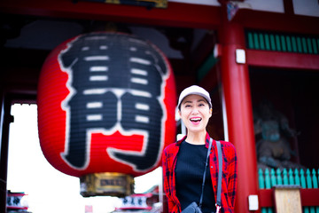 旅行者女性 東京