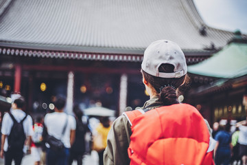 旅行者女性 東京