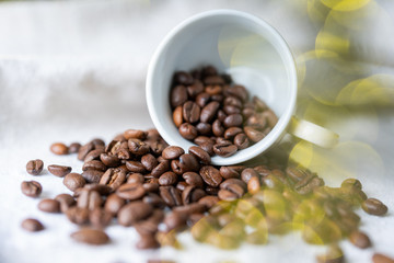 Kaffeetasse mit Kaffeebohnen