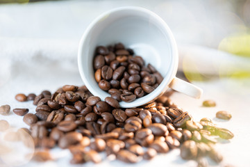 Kaffeetasse mit Kaffeebohnen
