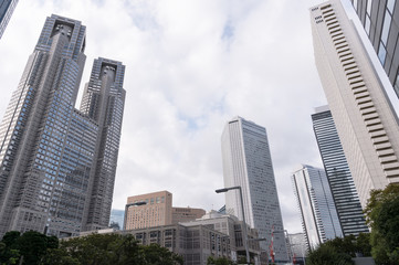 東京都新宿区西新宿の高層ビル群の街並み