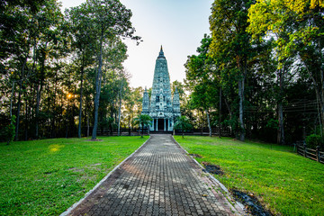 Bodh Gaya replica in Analyo Thipayaram temple