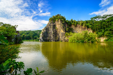Fototapeta premium Little Guilin in Bukit Batok Park - Singapore